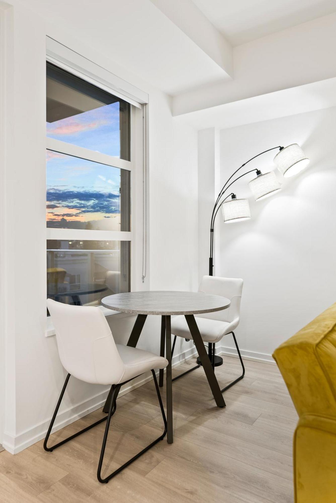 Apartment Comfortable And Spacious In West Hollywood