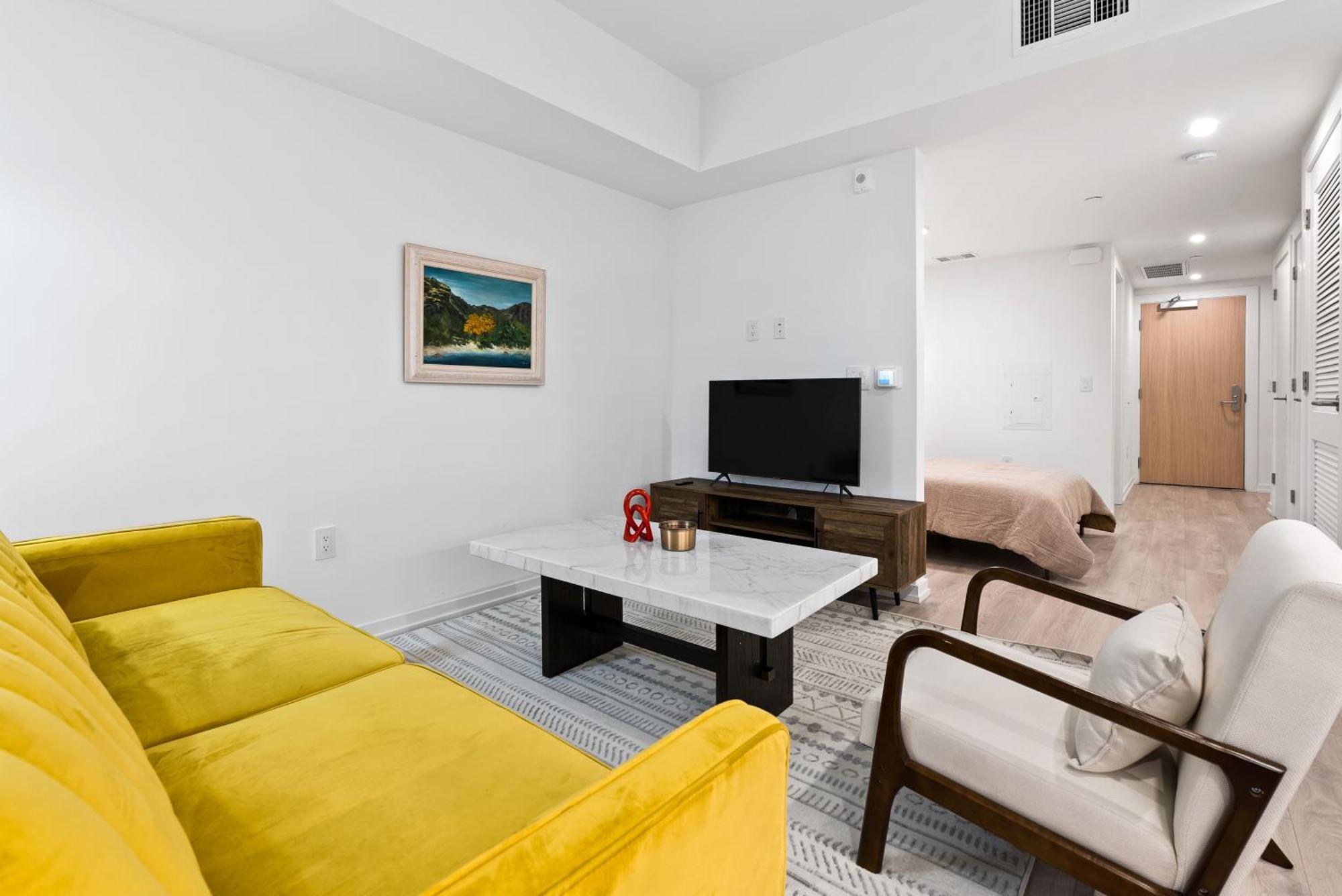 Comfortable And Spacious In West Hollywood Apartment *