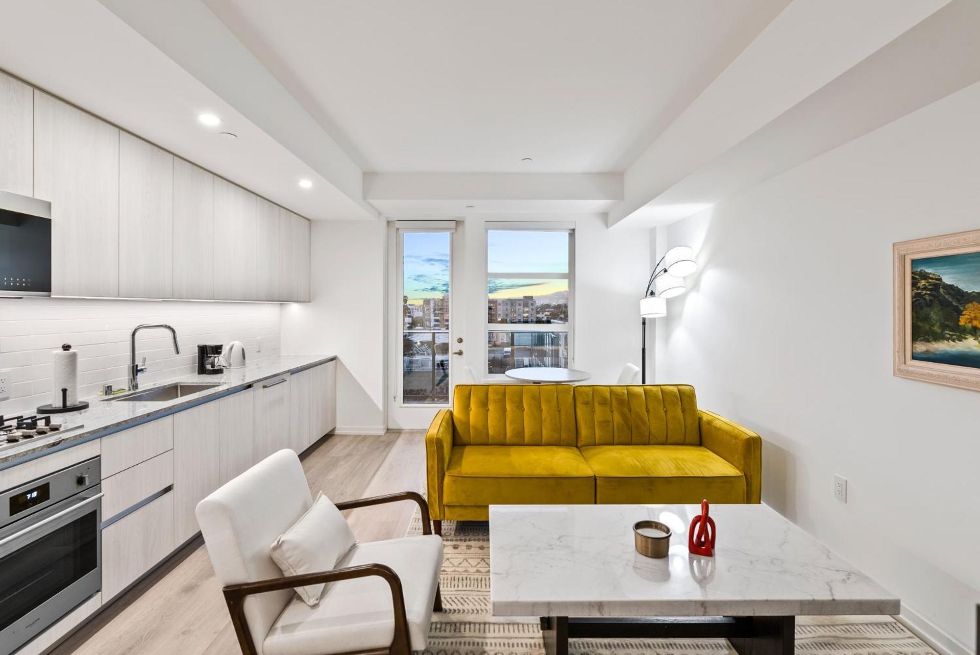 Comfortable And Spacious In West Hollywood *